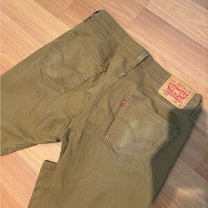 Levi’s khaki pants